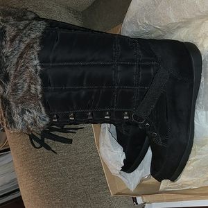 Size 10 M  Madalyn Black Boots